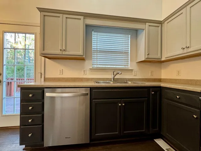 $2,350 | 7564 Passport Drive, Ooltewah, TN 37363