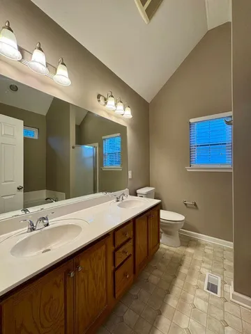 $2,350 | 7564 Passport Drive, Ooltewah, TN 37363