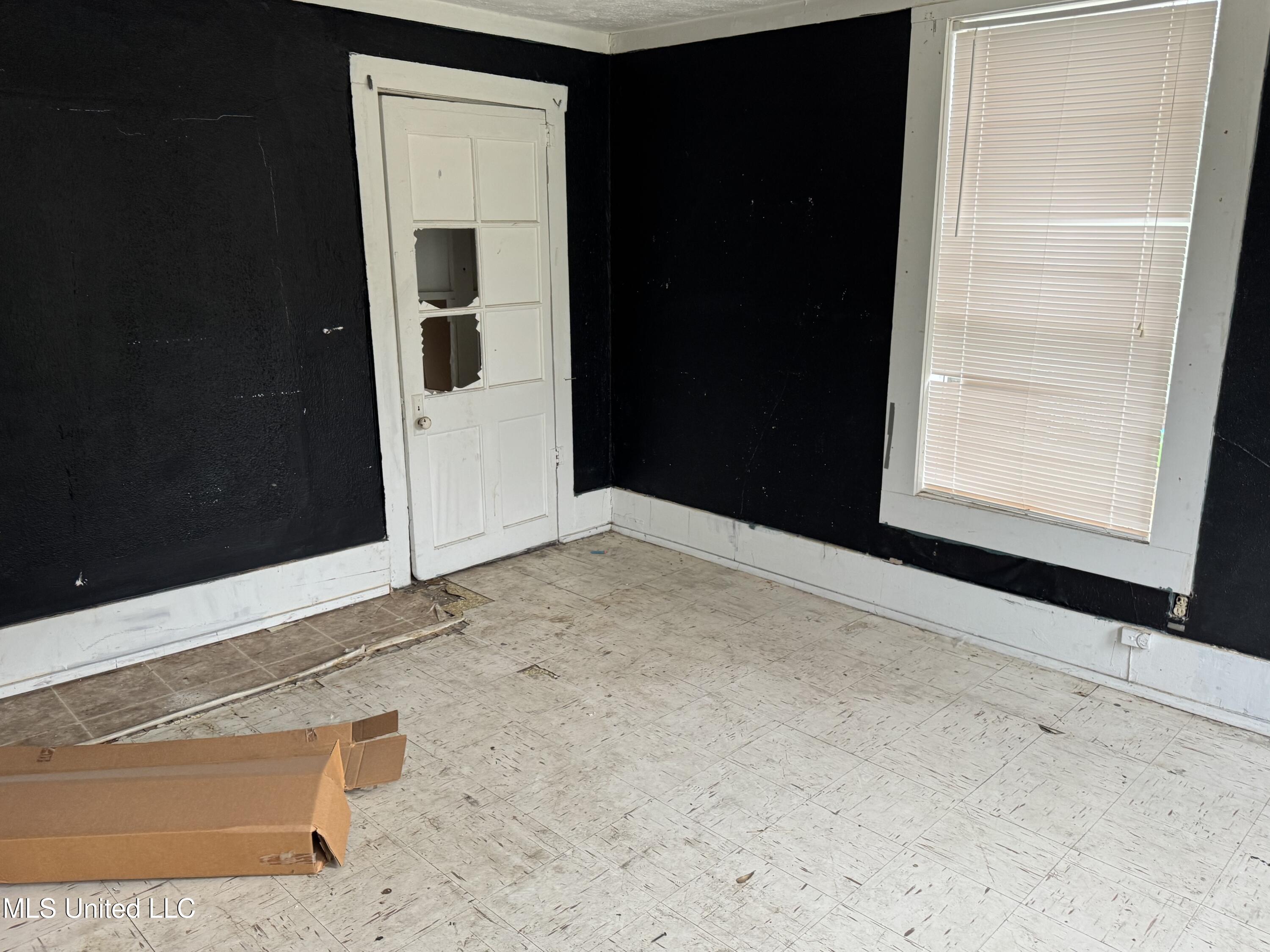 928 Hunt Street Jackson, MS 39203 - Photo 6 of 10 IMG_6104