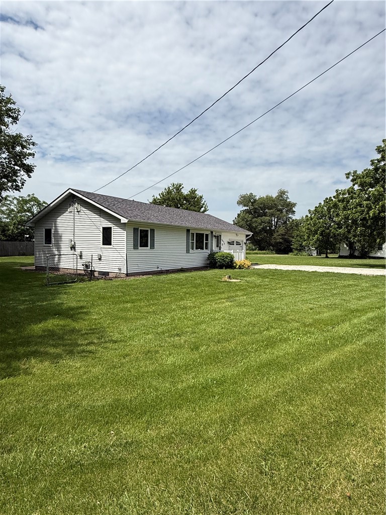 5675 Peyton Drive Decatur, IL 62521 - Photo 2 of 13