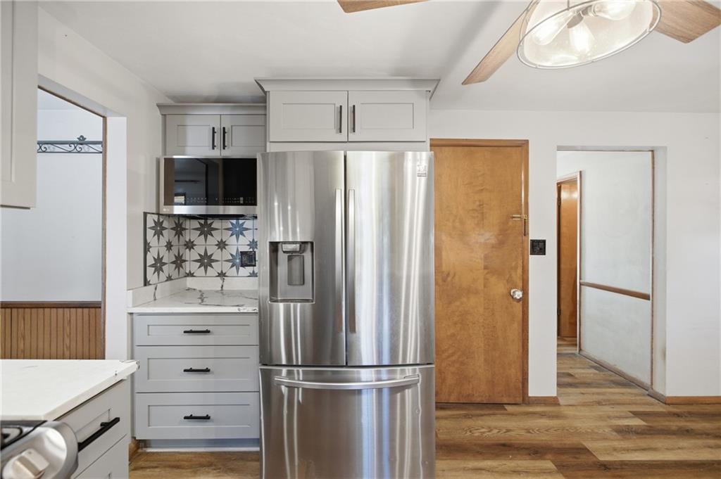 471 Beech Road Pittsburgh, PA 15239 - Photo 4 of 38