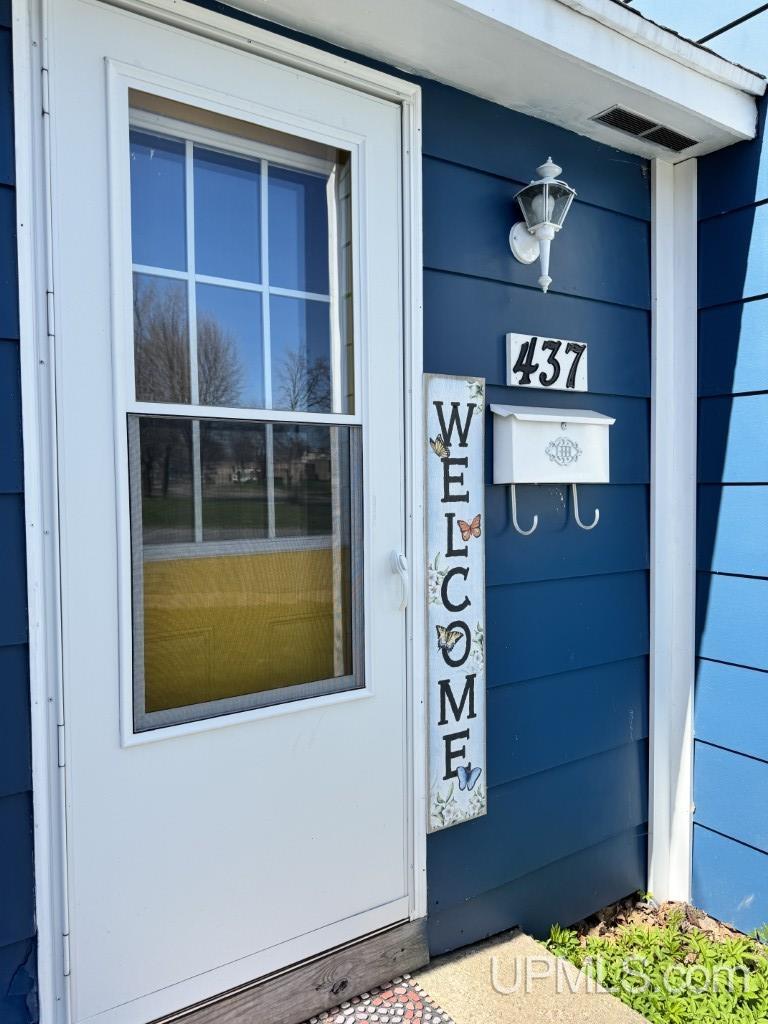 437 North Main Street L'Anse, MI 49946 - Photo 2 of 47