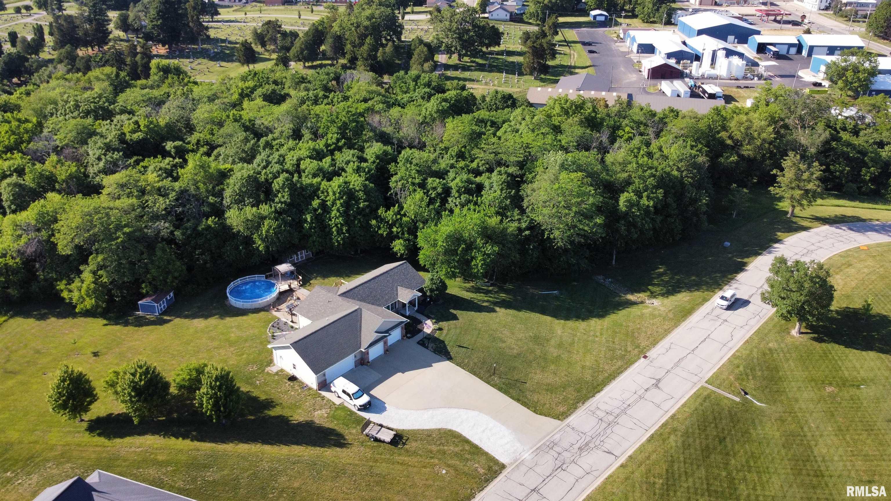 324 Casey Road Farmington, IL 61531 - Photo 4 of 8
