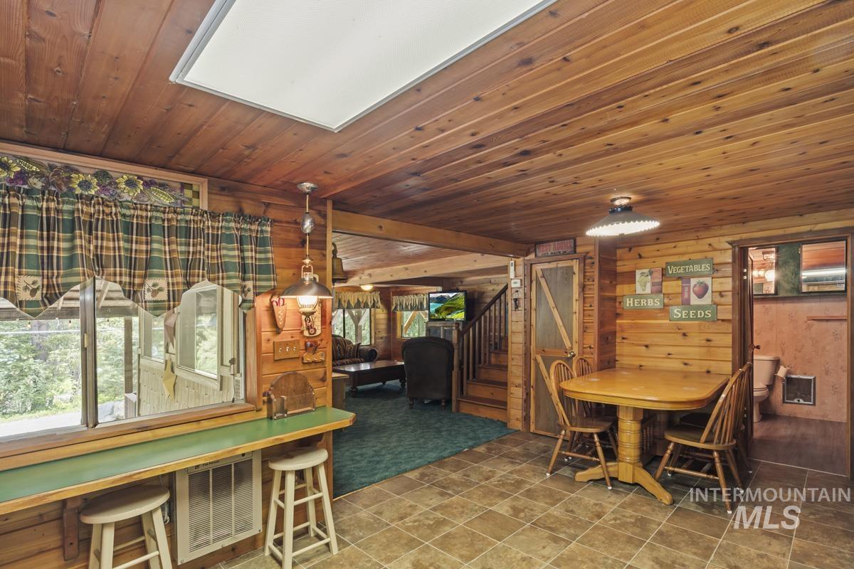 567 West Mountain Road Cascade, ID 83611 - Photo 15 of 32
