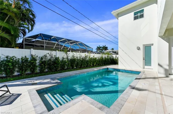 $25,000 | 596 111th Avenue North, Naples, FL 34108