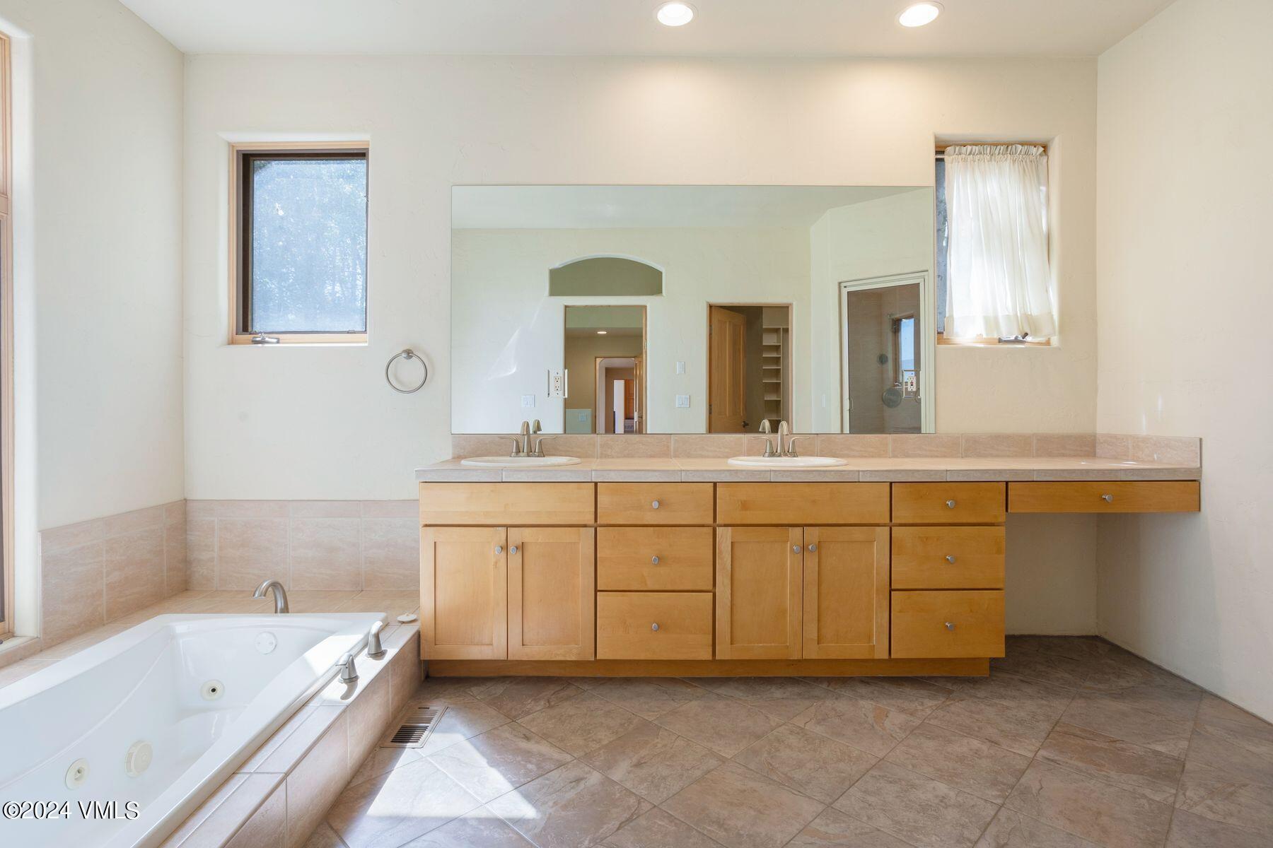 4765 Wildridge Road Avon, CO 81620 - Photo 25 of 44 Primary Bathroom