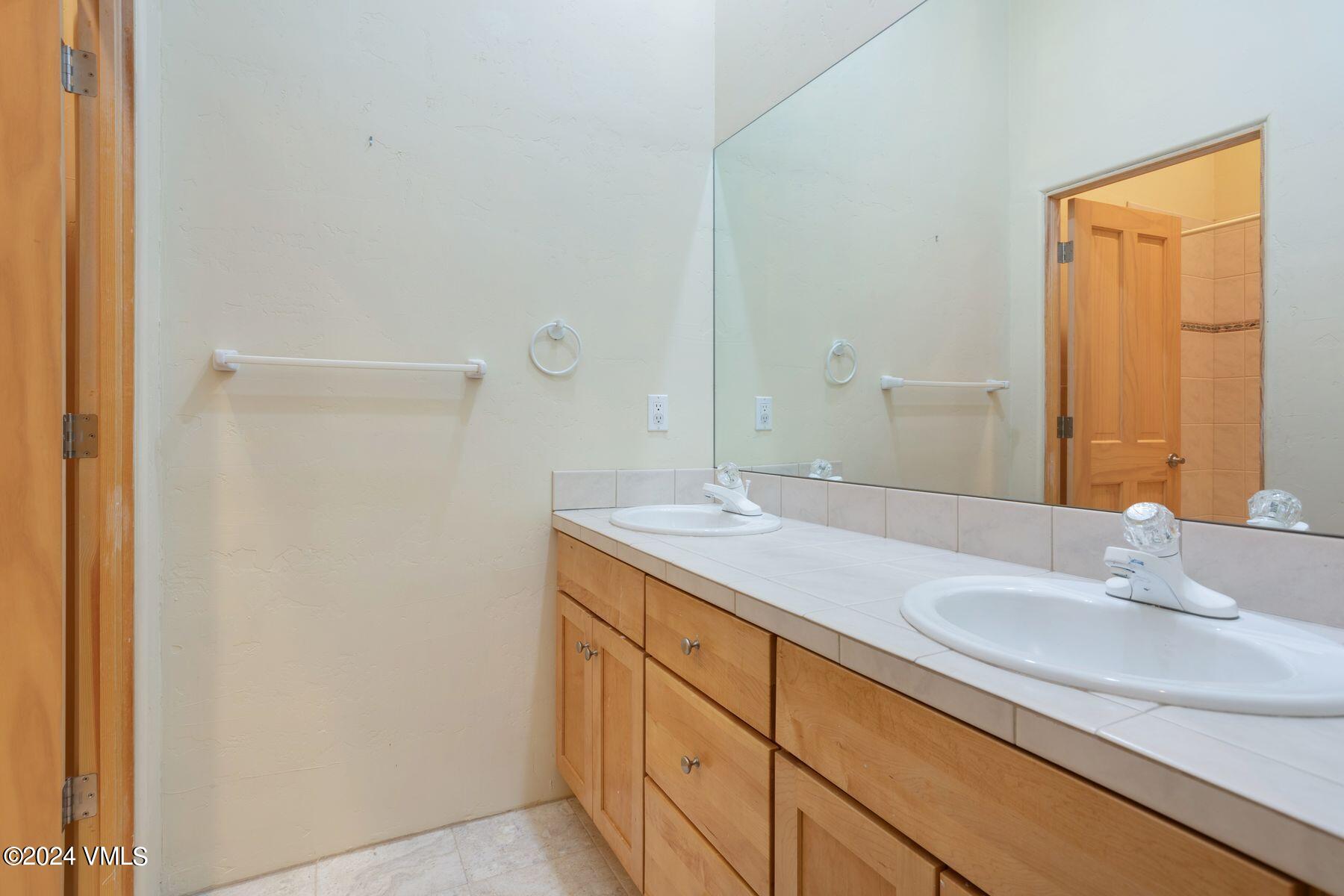 4765 Wildridge Road Avon, CO 81620 - Photo 35 of 44 Bathroom