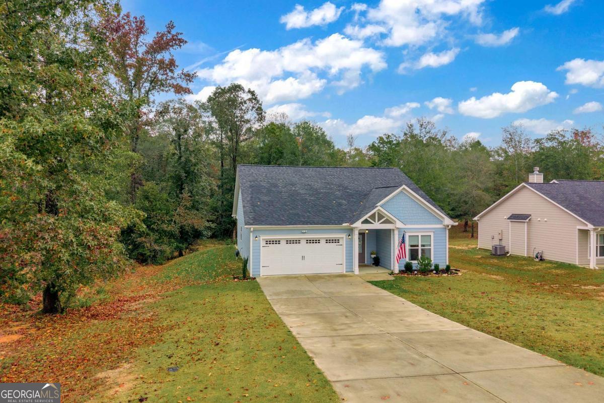 153 North Point Circle Hartwell, GA 30643 - Photo 52 of 60 a view of house and outdoor space