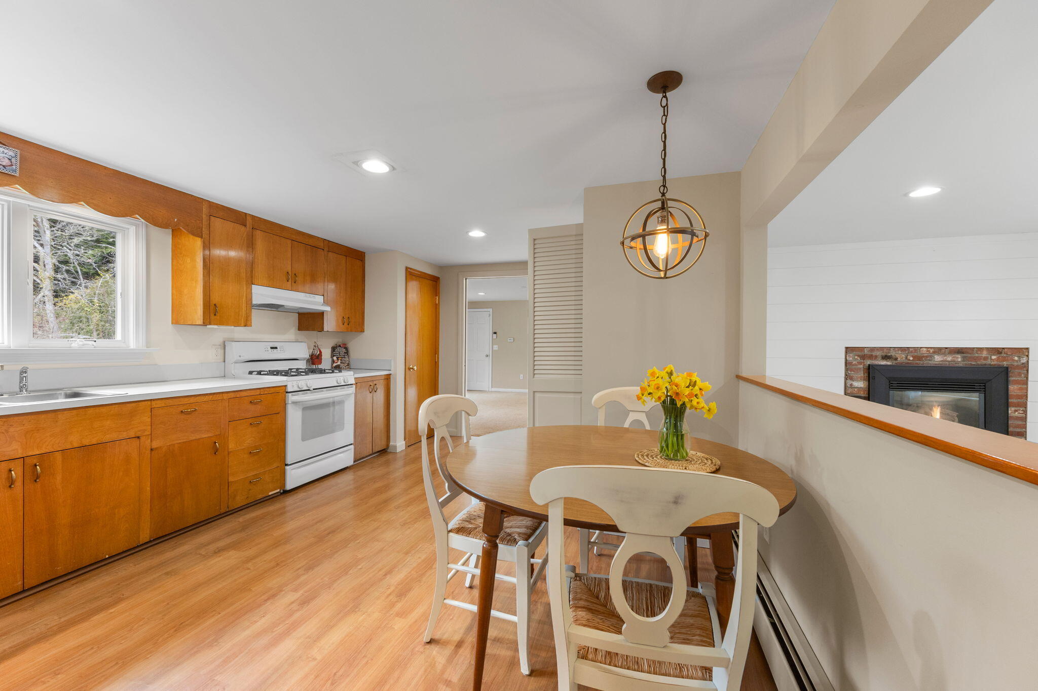 61 Oak Hill Road Chatham, MA 02633 - Photo 14 of 44 Dining area
