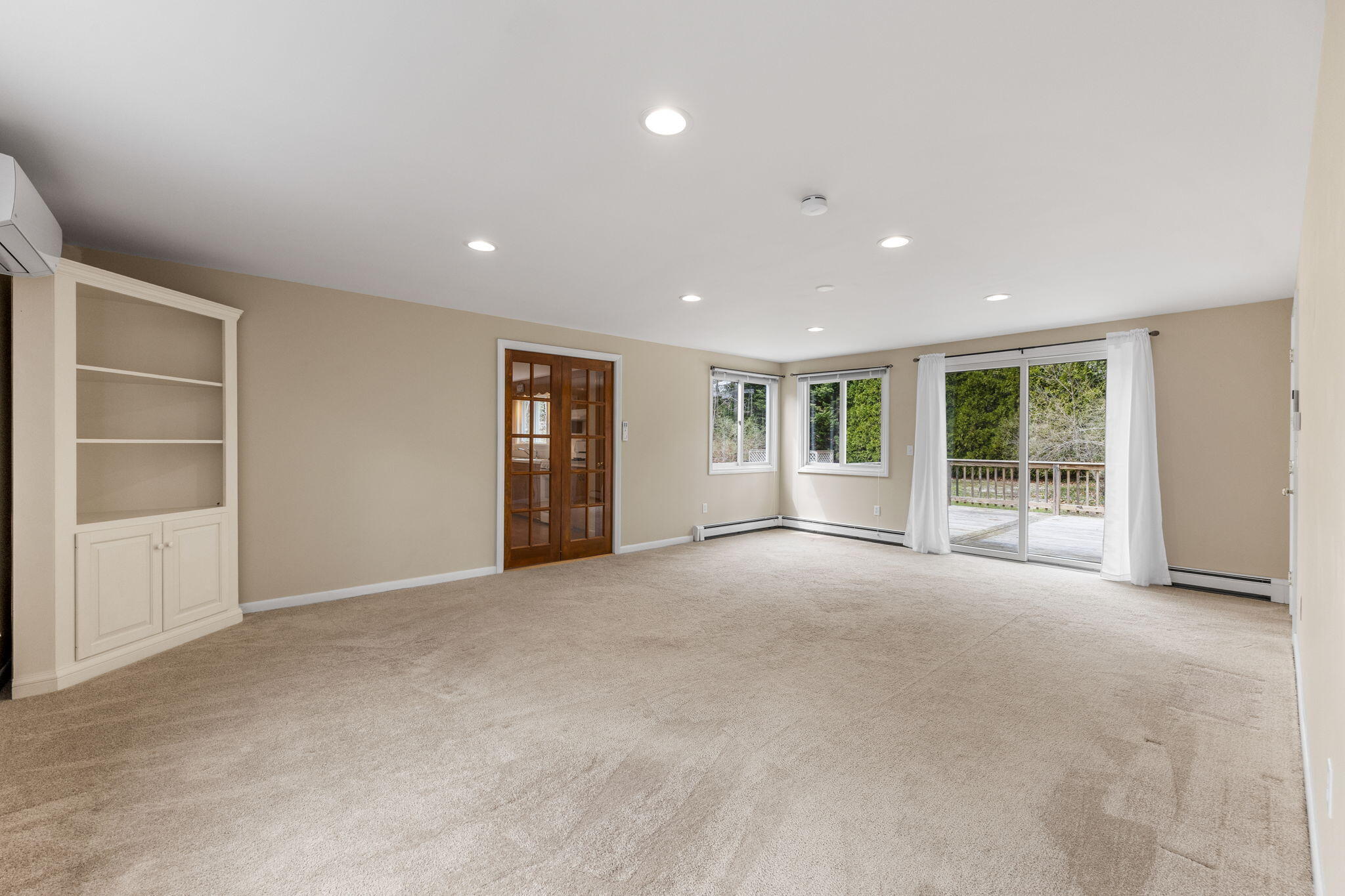 61 Oak Hill Road Chatham, MA 02633 - Photo 17 of 44 Large family room