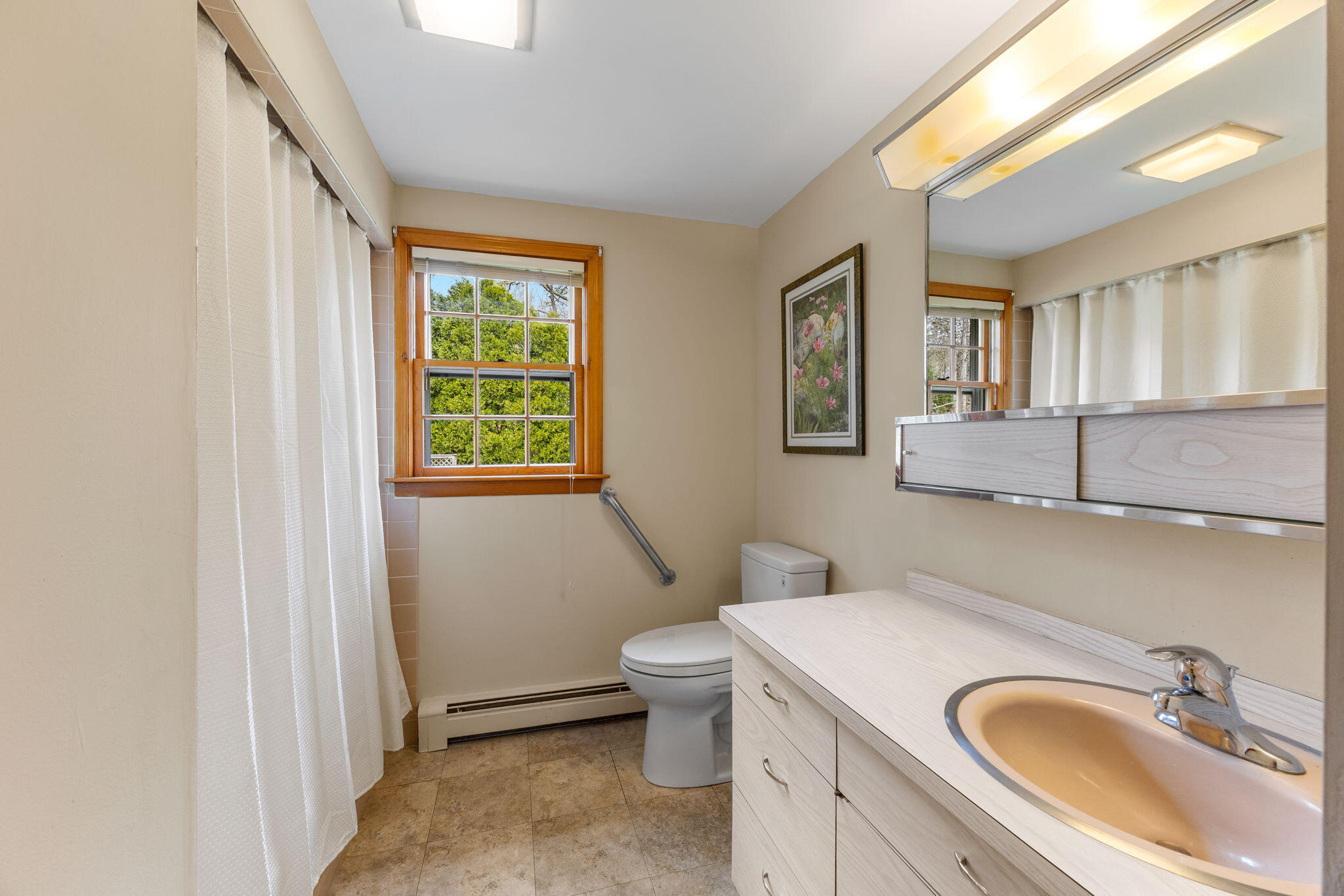 61 Oak Hill Road Chatham, MA 02633 - Photo 30 of 44 second bath in hallway