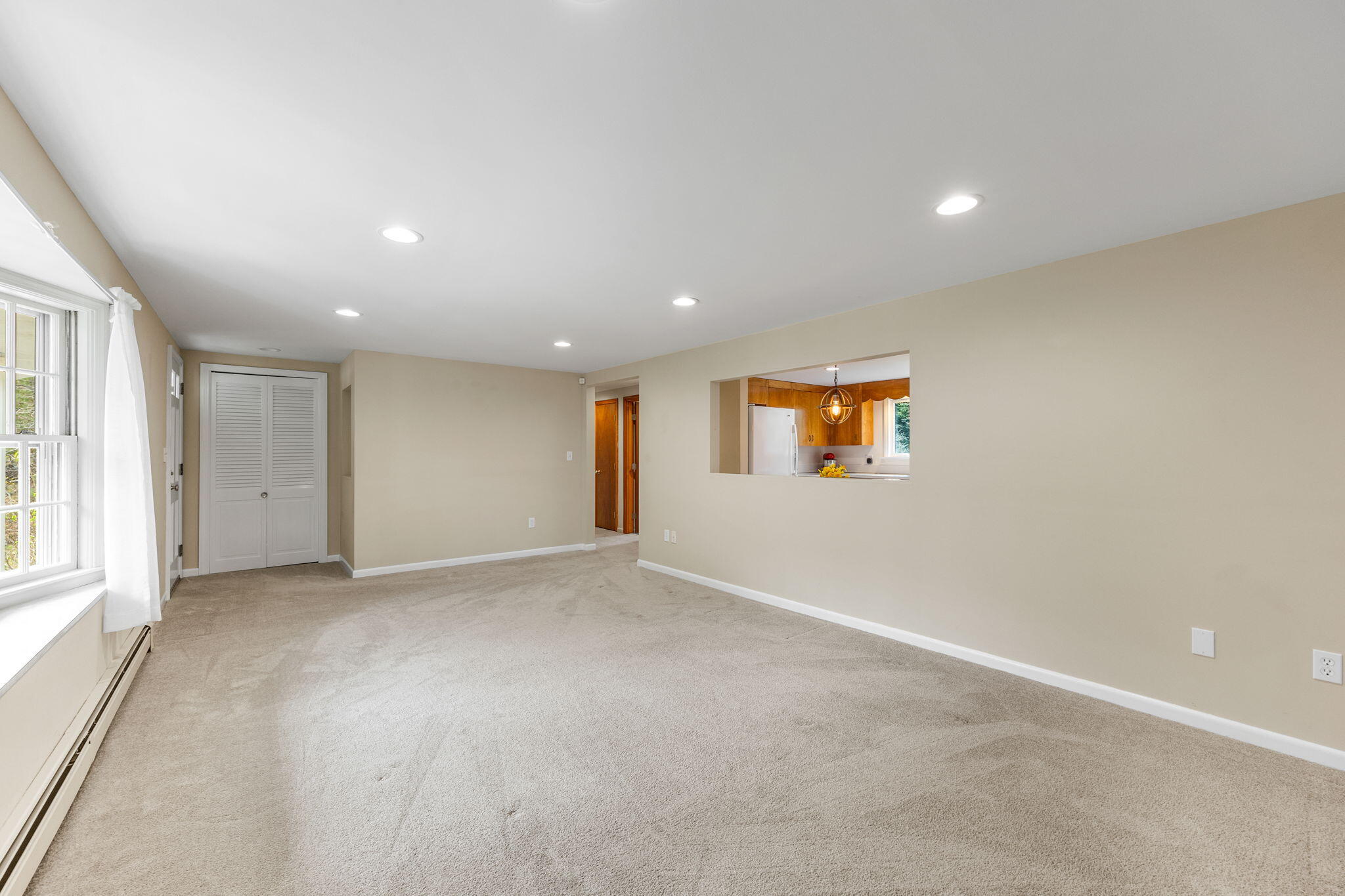 61 Oak Hill Road Chatham, MA 02633 - Photo 5 of 44 Spacious living room