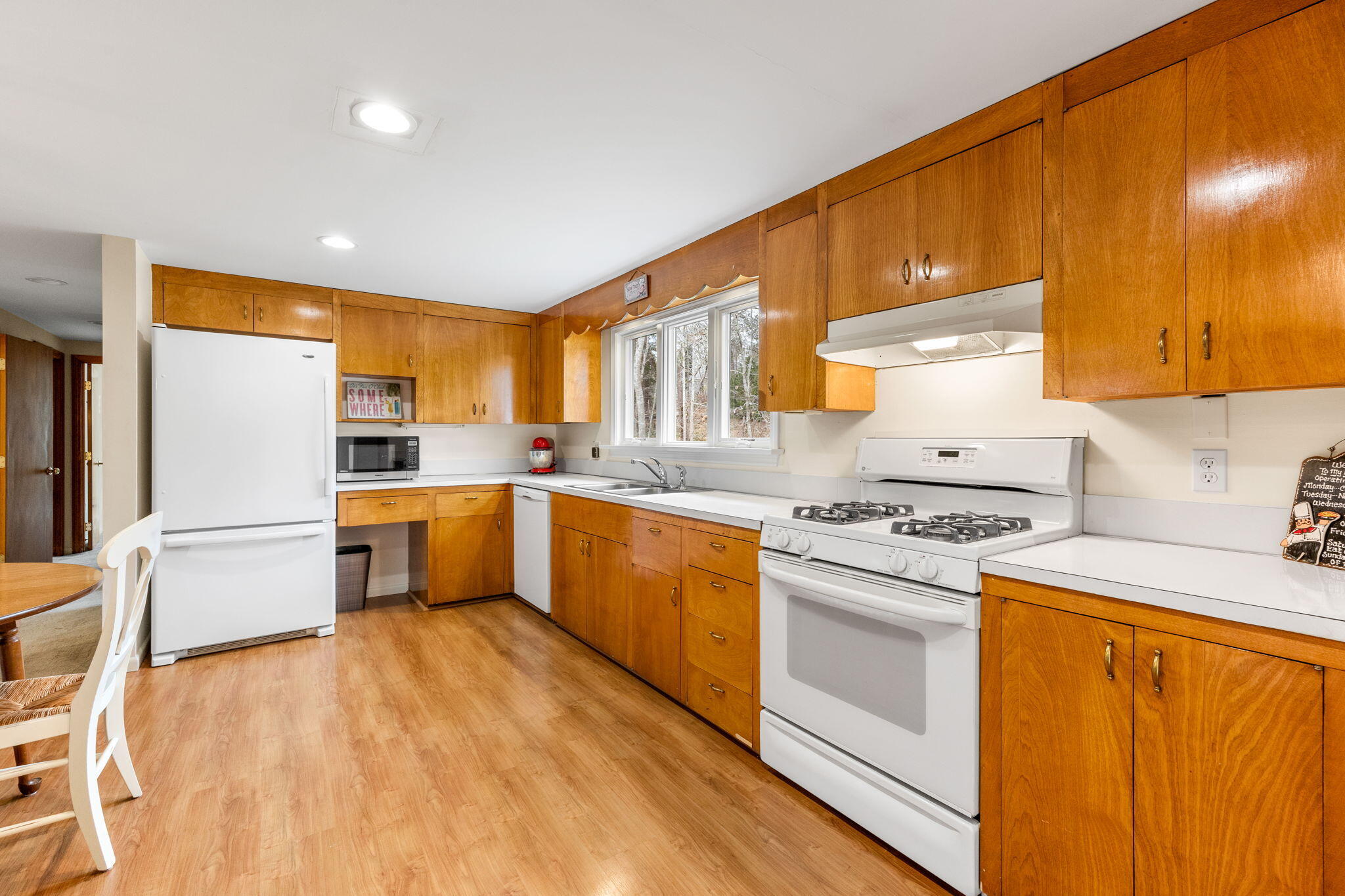 61 Oak Hill Road Chatham, MA 02633 - Photo 10 of 44 .