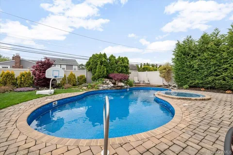 $899,000 | 29 Acme Avenue, Bethpage, NY 11714