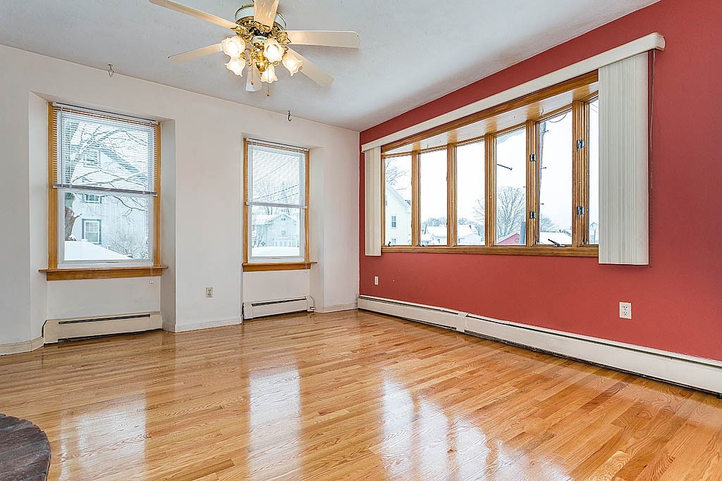 21 Franklin Street Woburn, MA 01801 - Photo 3 of 17