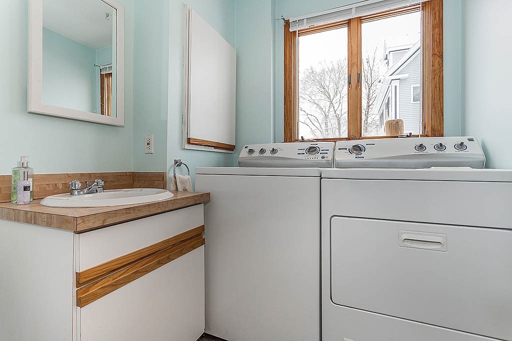 21 Franklin Street Woburn, MA 01801 - Photo 6 of 17