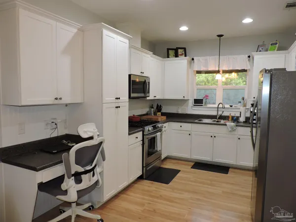 $2,100 | 1531 North 12th Avenue, Pensacola, FL 32503