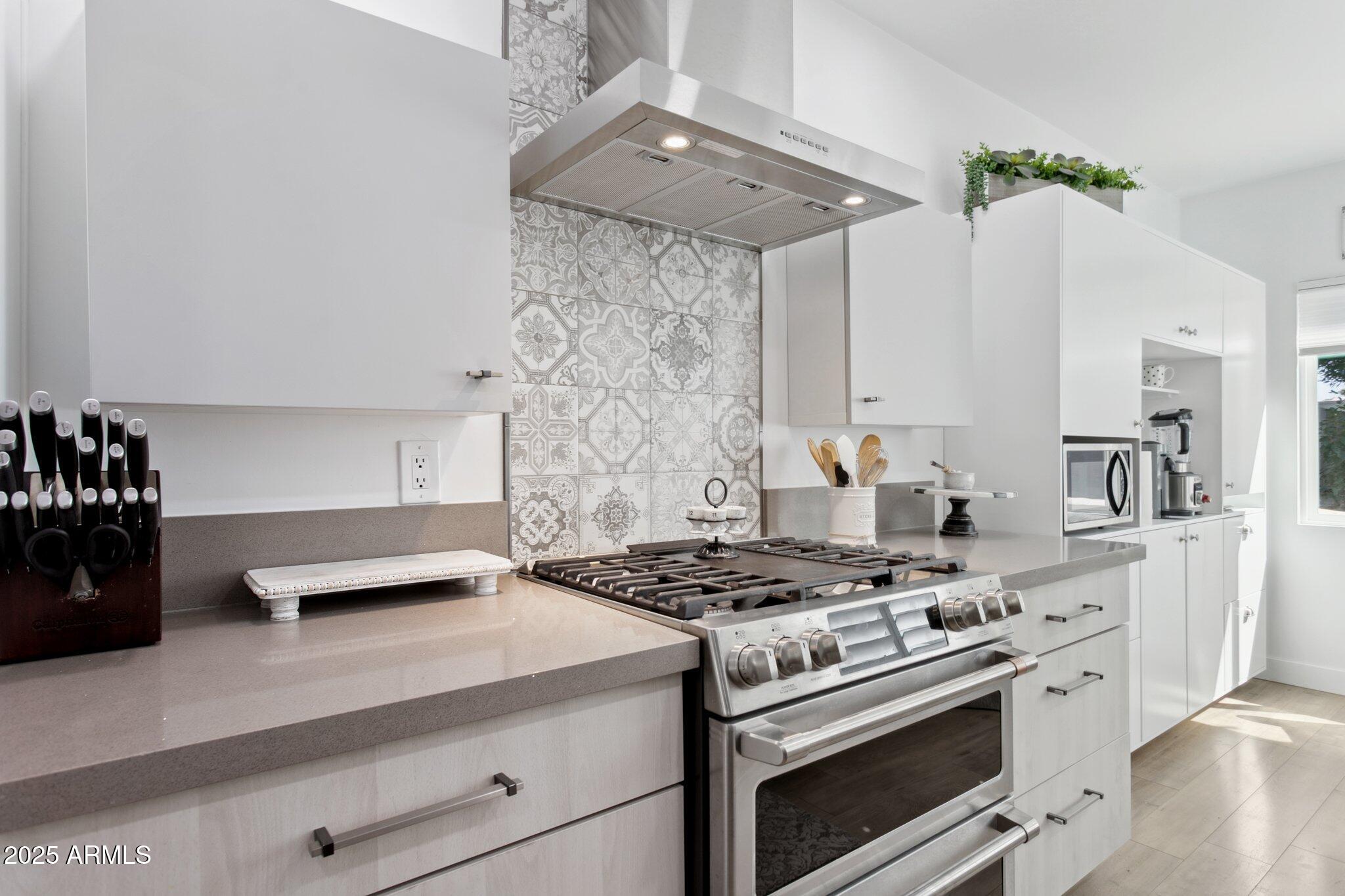 216 West Winged Foot Road Phoenix, AZ 85023 - Photo 11 of 57 Stainless steel gas range