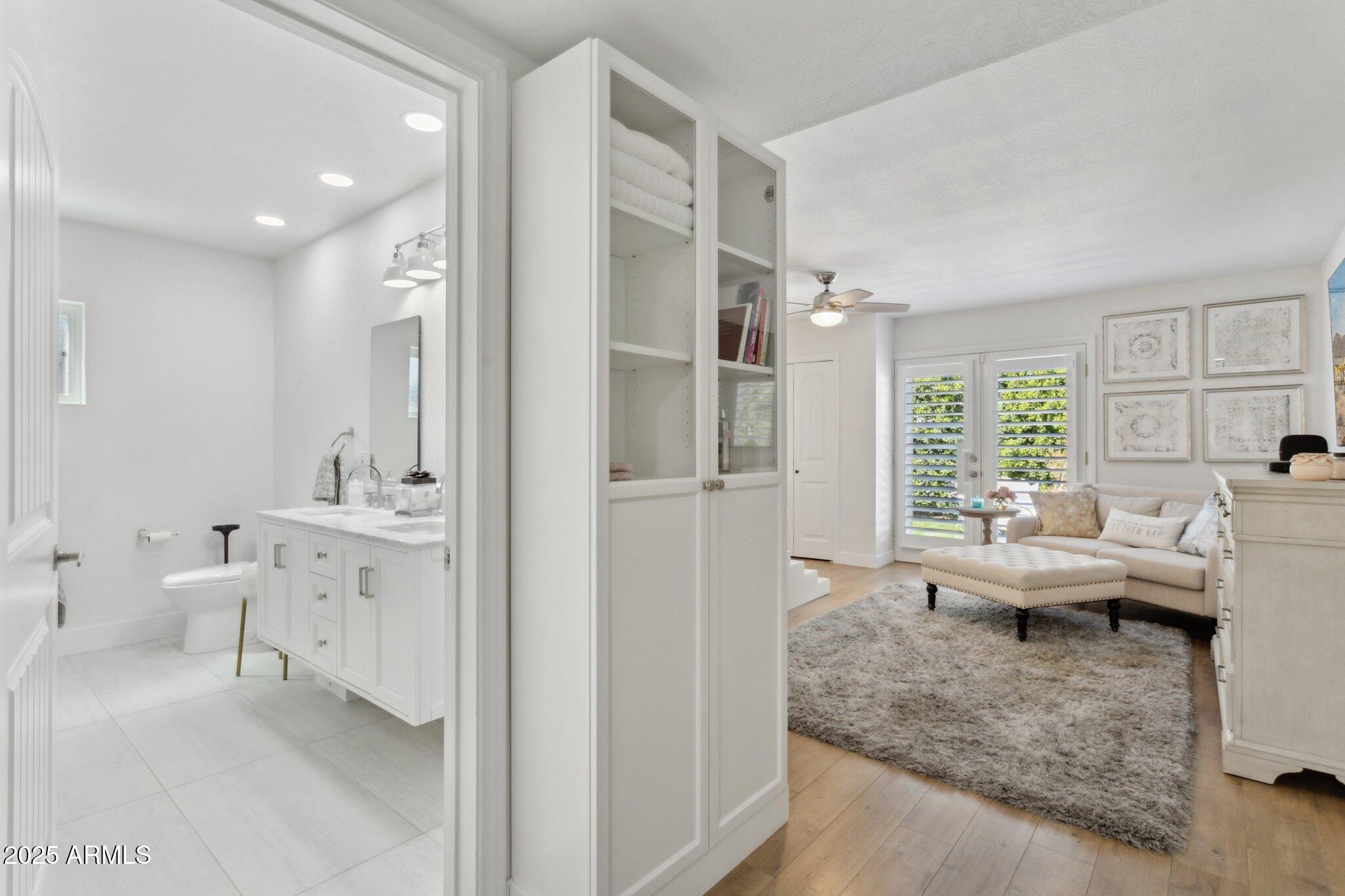 216 West Winged Foot Road Phoenix, AZ 85023 - Photo 15 of 57 En suite bath