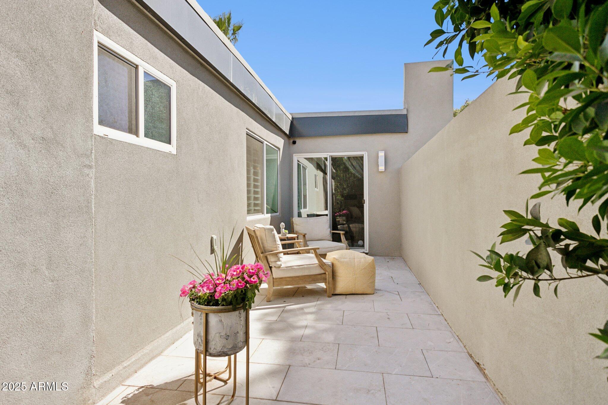 216 West Winged Foot Road Phoenix, AZ 85023 - Photo 39 of 57 Private guest patio