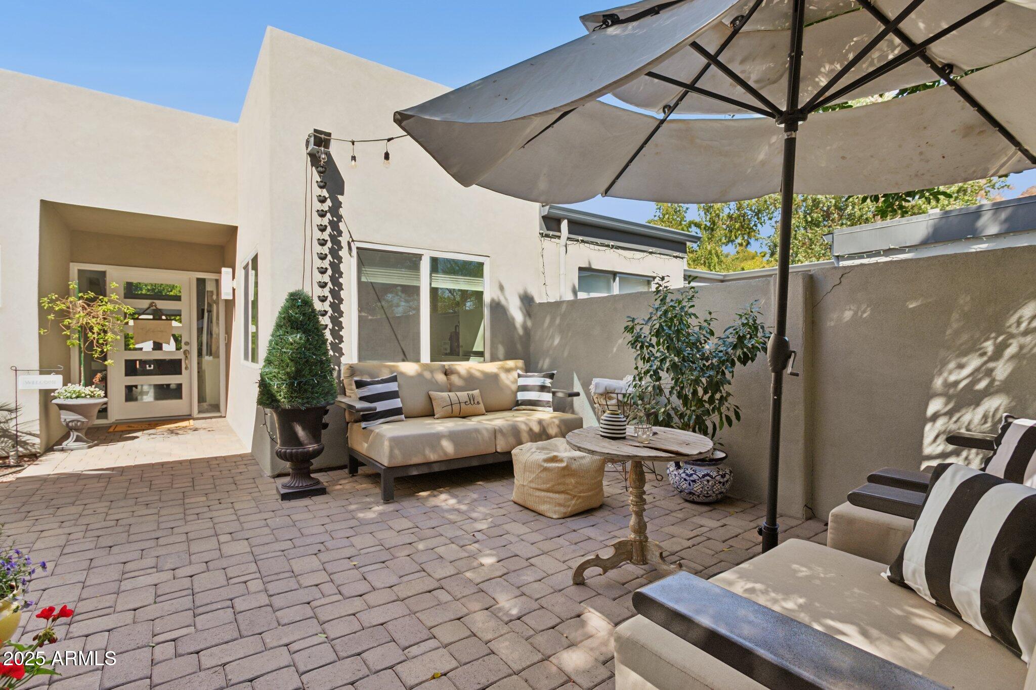 216 West Winged Foot Road Phoenix, AZ 85023 - Photo 4 of 57 Gorgeous courtyard entry