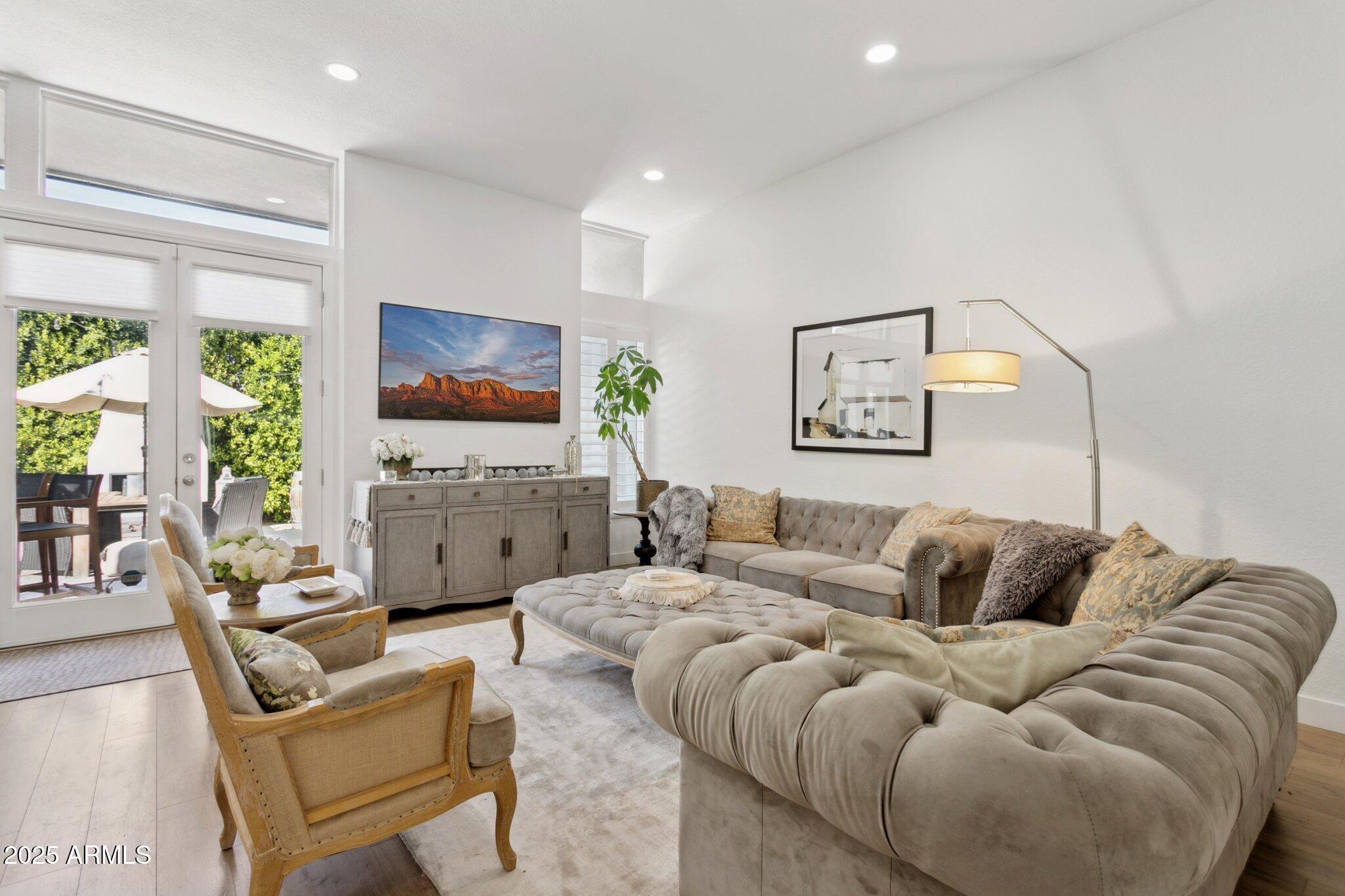 216 West Winged Foot Road Phoenix, AZ 85023 - Photo 7 of 57 Extra tall ceilings in the great room