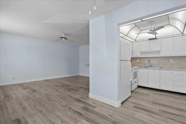 $210,000 | 2004 Lake Osborne Drive, Unit 1, Lake Worth Beach, FL 33461