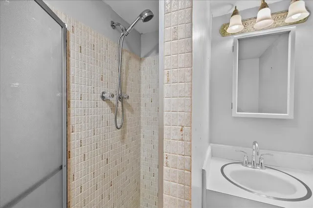 $210,000 | 2004 Lake Osborne Drive, Unit 1, Lake Worth Beach, FL 33461