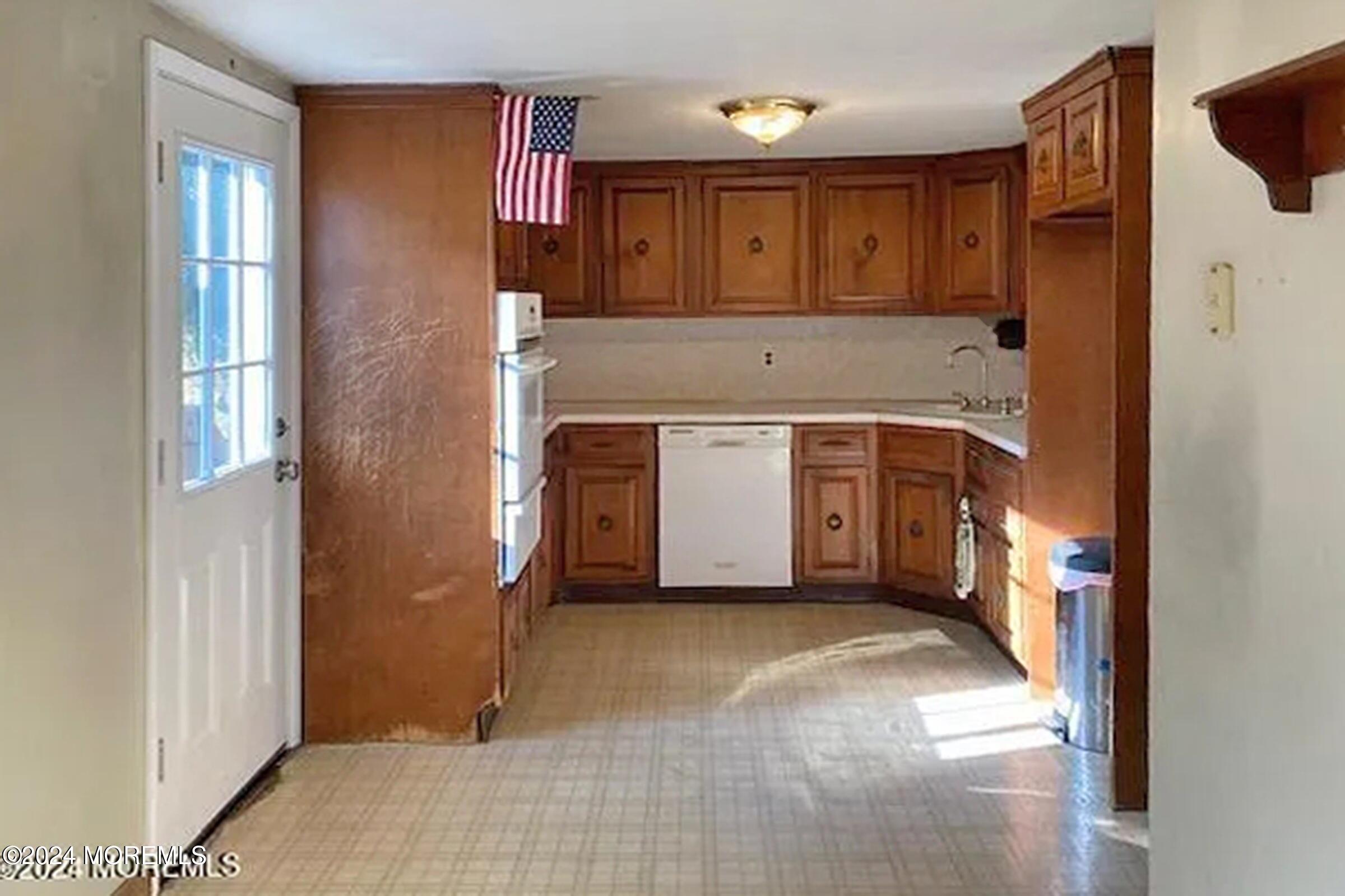 45 Portland Road Highlands, NJ 07732 - Photo 8 of 61 Kitchen