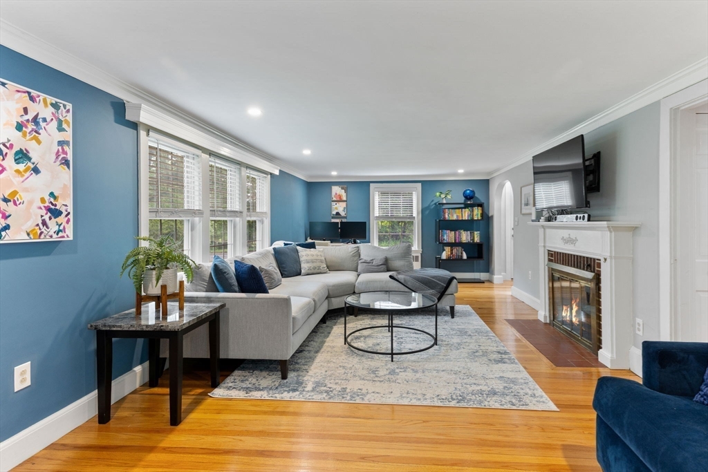 10 Forrest Road Walpole, MA 02081 - Photo 17 of 34 Gallery Image 17