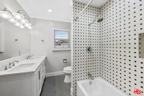 $798,000 | 18148 Hartland Street, Reseda, CA 91335