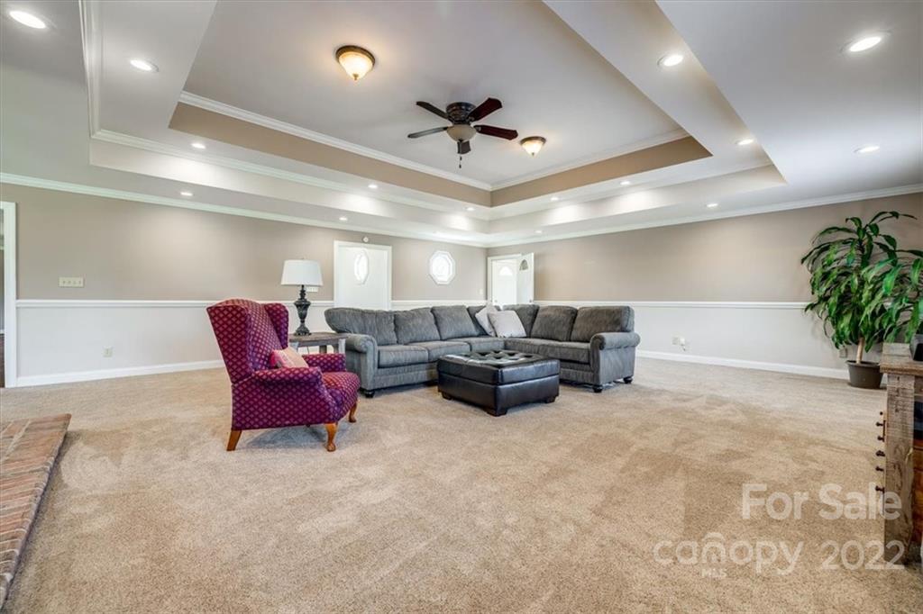 5249 Willow Pond Road Lake Wylie, SC 29710 - Photo 17 of 45 a living room with furniture