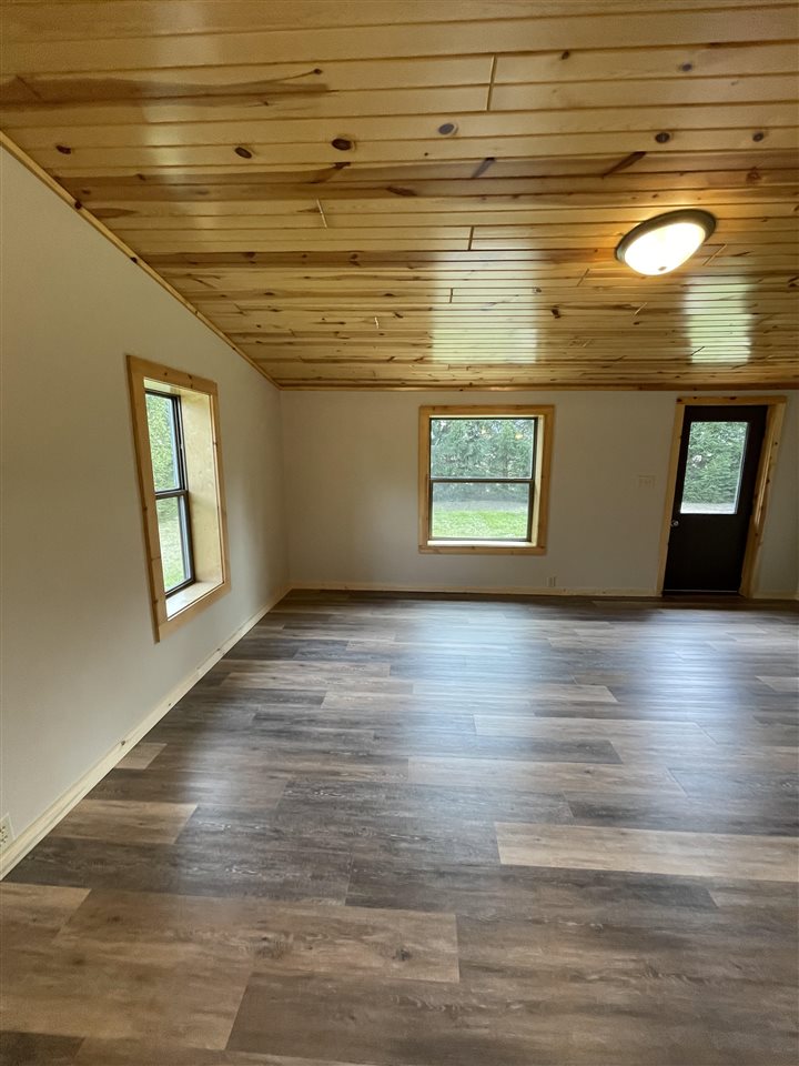 20822 Cinder Road Interlochen, MI 49643 - Photo 28 of 59 1887333-27.JPG