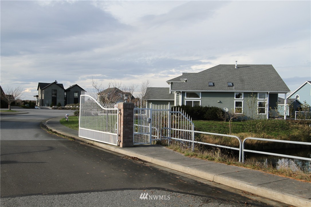 1540 Ocean View Lane Point Roberts, WA 98281 - Photo 4 of 10 Gallery Image 4