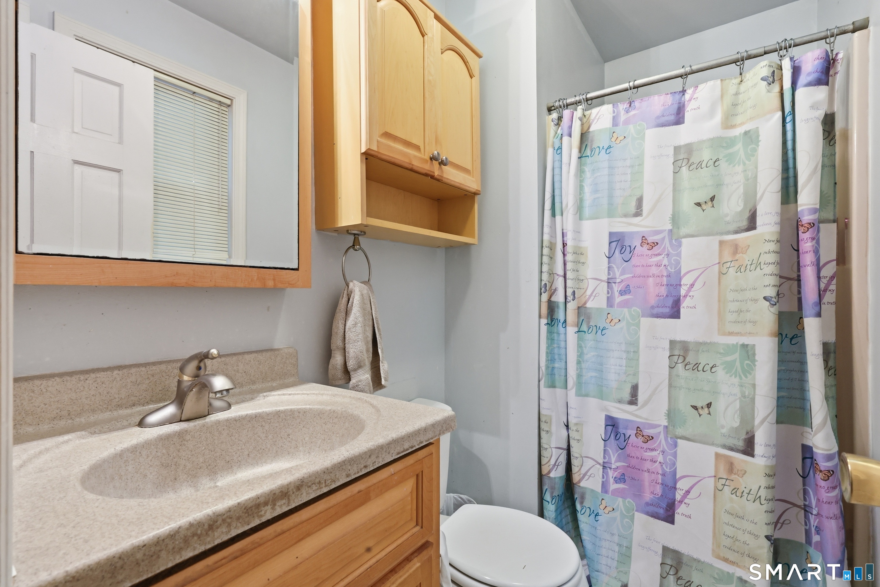 8 Old Bridge Road West New Fairfield, CT 06812 - Photo 17 of 35 Enjoy the comfort and convenience of a private primary suite with an en-suite full bath.