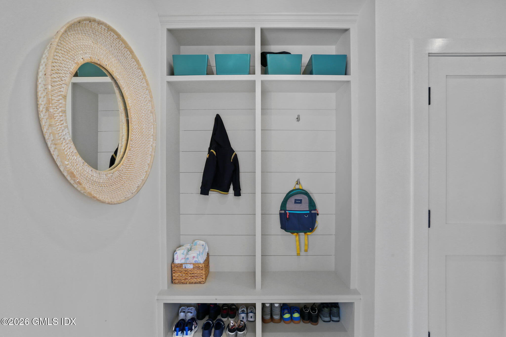 10 Lockwood Road Riverside, CT 06878 - Photo 18 of 38 a close view of washer and dryer