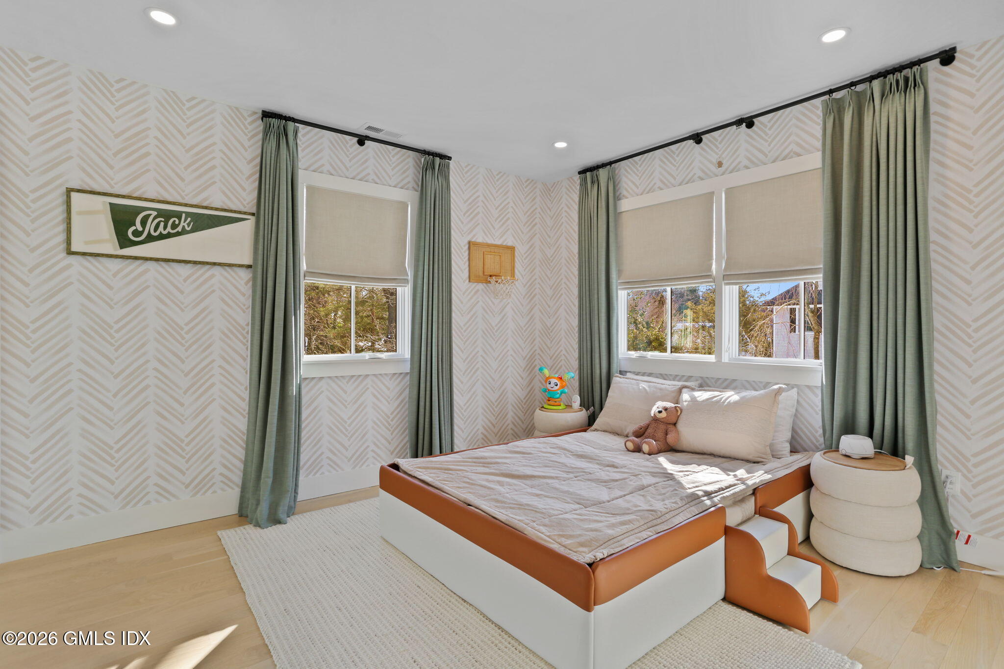 10 Lockwood Road Riverside, CT 06878 - Photo 29 of 38 a bedroom with a bed and a window