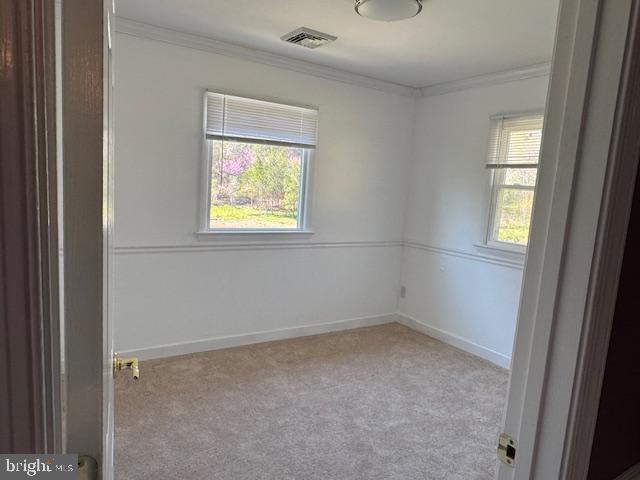 1108 B Shaker Woods Road Herndon, VA 20170 - Photo 16 of 24 an empty room with windows