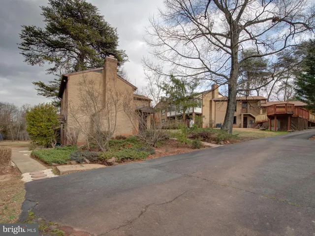 $2,100 | 1108 B Shaker Woods Road, Herndon, VA 20170