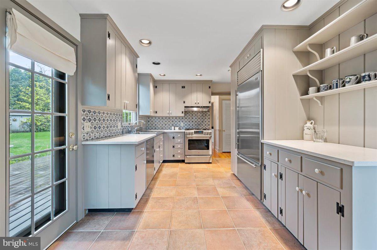 13 Easthill Drive Doylestown, PA 18901 - Photo 14 of 49 KITCHEN WITH DOOR TO DECK