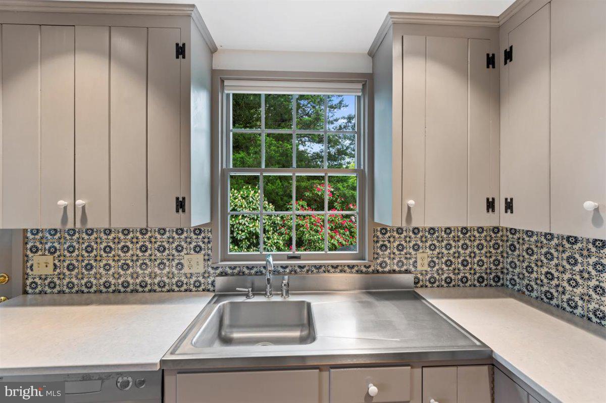 13 Easthill Drive Doylestown, PA 18901 - Photo 15 of 49 KITCHEN