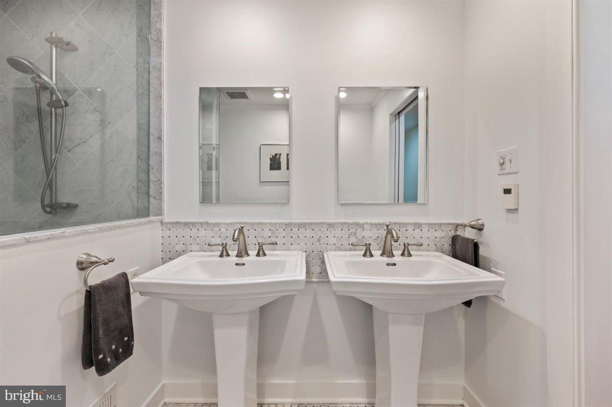 13 Easthill Drive Doylestown, PA 18901 - Photo 33 of 49 MASTER BATH WITH DOUBLE SINKS