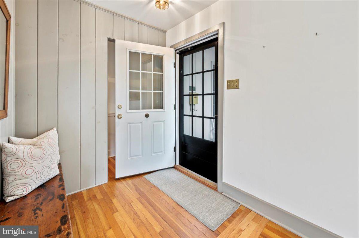 13 Easthill Drive Doylestown, PA 18901 - Photo 5 of 49 WELCOME TO 13 EASTHILL WITH BEAUTIFUL WINDOW VIEWS