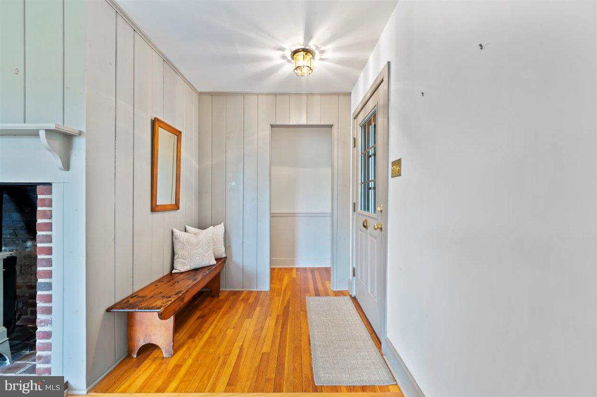 13 Easthill Drive Doylestown, PA 18901 - Photo 6 of 49 FOYER