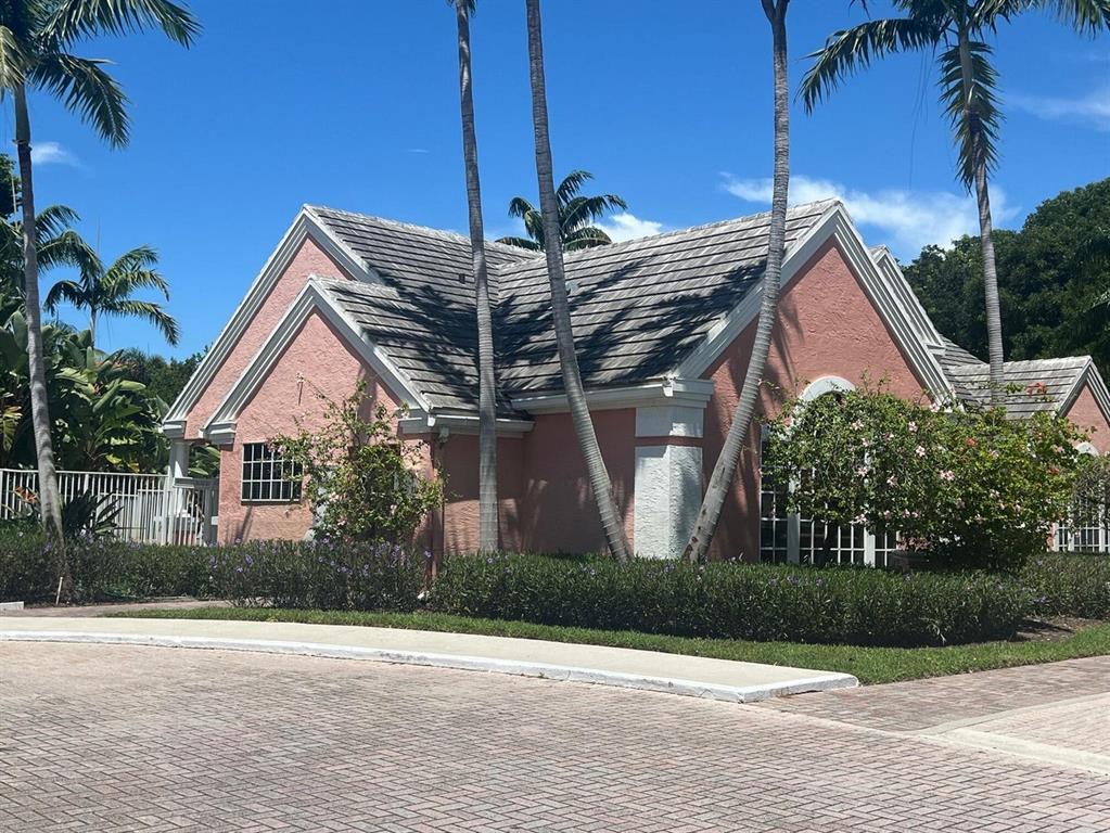 1050 Crystal Way, Unit D Delray Beach, FL 33444 - Photo 4 of 12