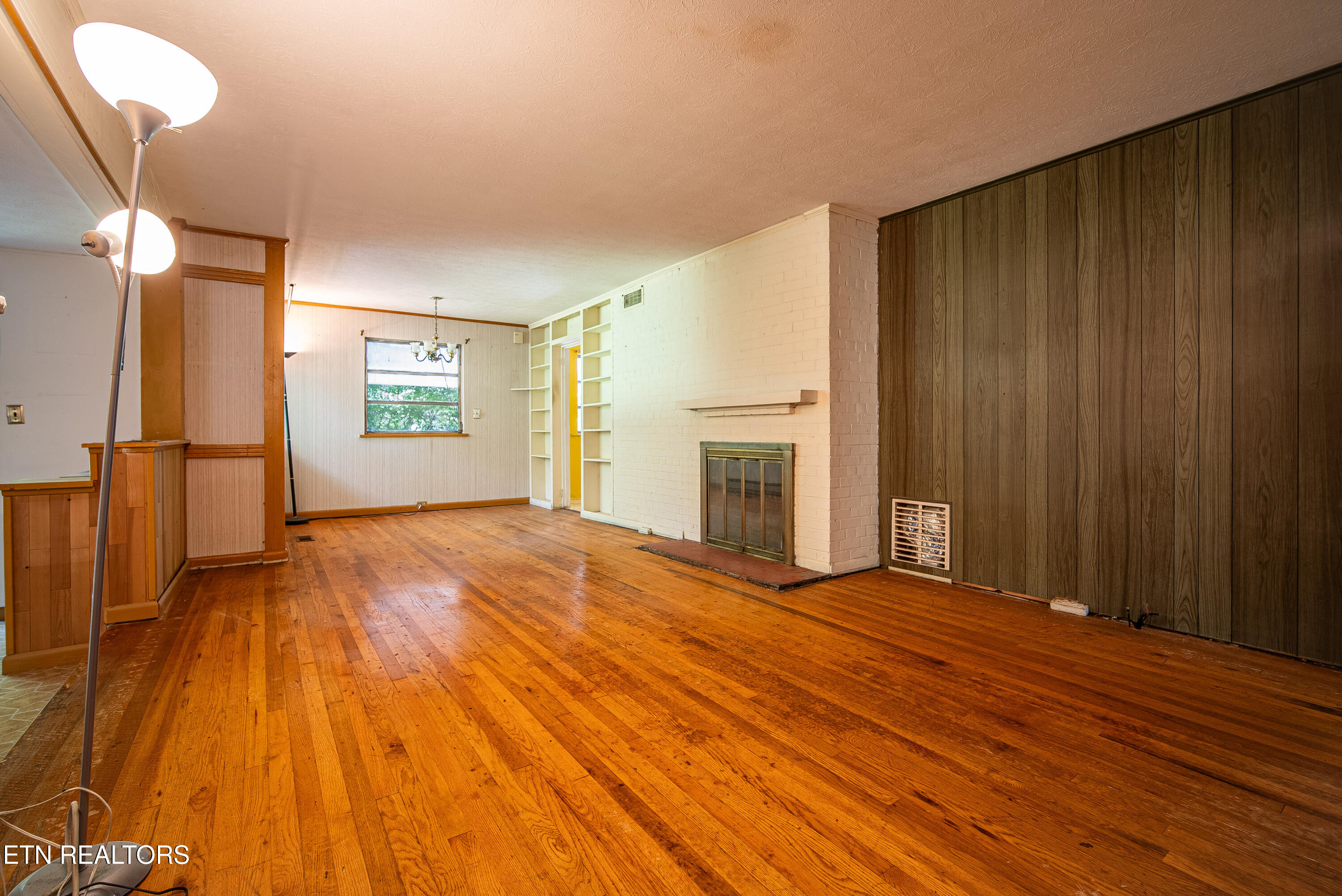 118 Venus Road Oak Ridge, TN 37830 - Photo 4 of 10 DSC05830