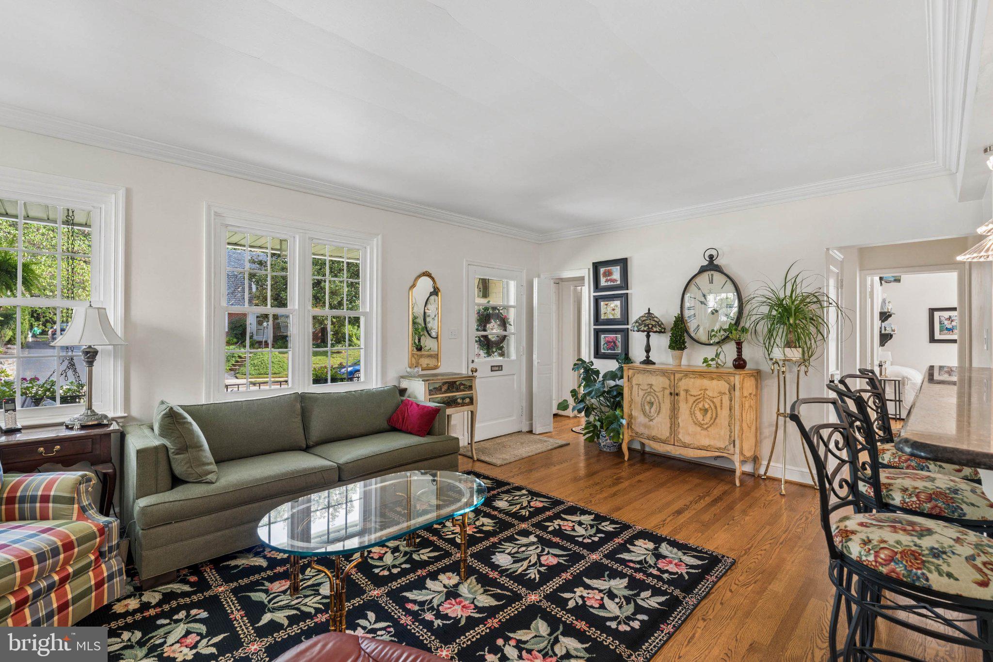 627 Yarmouth Road Baltimore, MD 21286 - Photo 9 of 59 Loads of natural light!