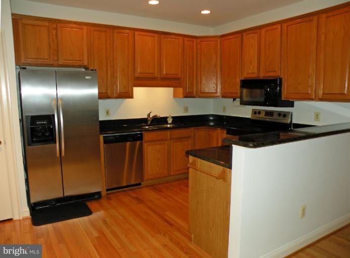 1370 Sundial Drive Reston, VA 20194 - Photo 20 of 30 Kitchen