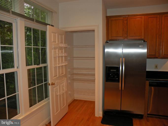 1370 Sundial Drive Reston, VA 20194 - Photo 10 of 30 Kitchen