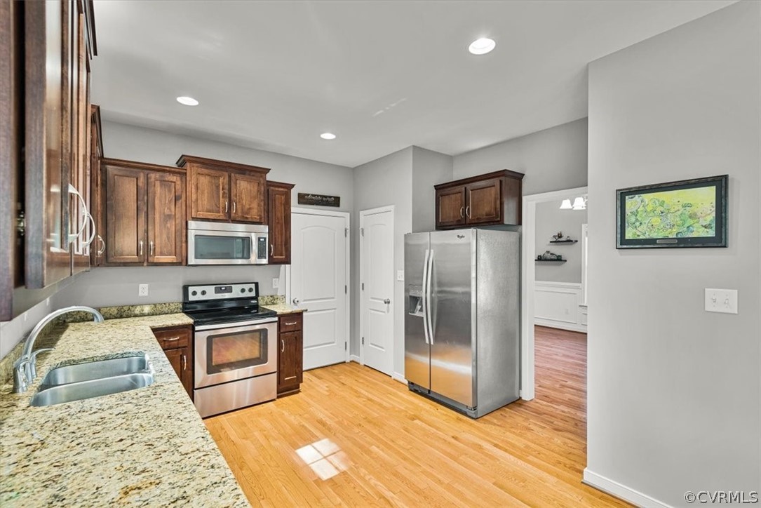 11827 Rimswell Turn Midlothian, VA 23112 - Photo 9 of 43 Gallery Image 9